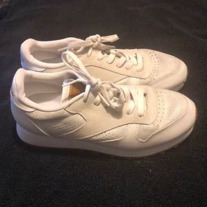 Reebok classic ladies shoes